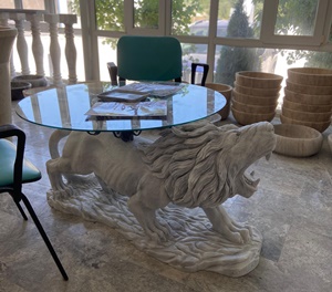 Aslan heykelli mermer sehpa