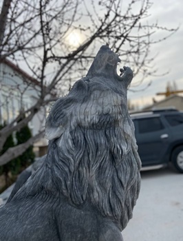 mermer Bozkurt heykelleri