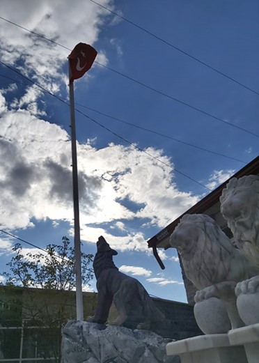 Mermer Bozkurt Türk bayrağı-750