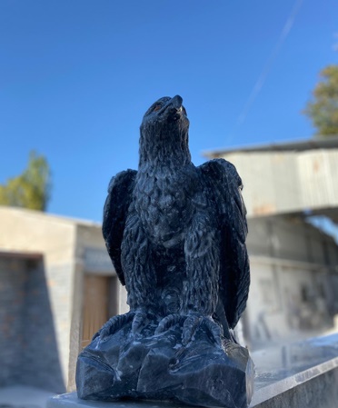 Mermer Kartal heykeli-500